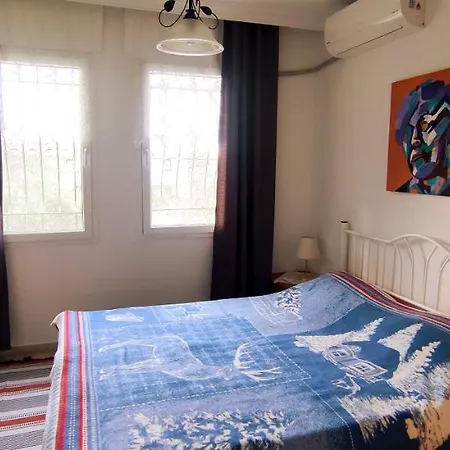Central, Cozy, Spacy, Wide Terrace, Garden, 2br, Free Parking, Fast Wi-fi, 4ppl Apartman Bodrum