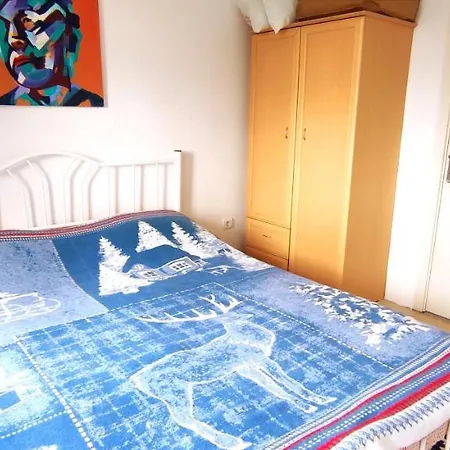 Central, Cozy, Spacy, Wide Terrace, Garden, 2br, Free Parking, Fast Wi-fi, 4ppl *