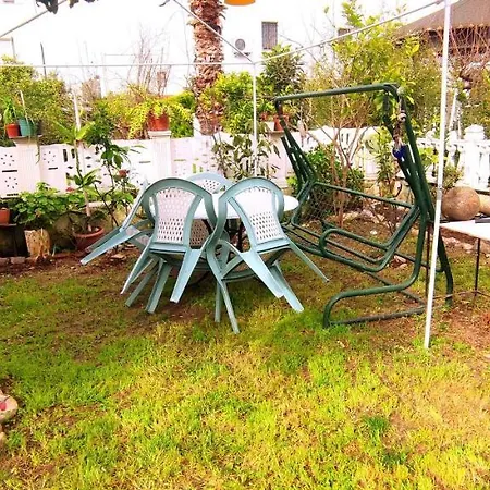 Central, Cozy, Spacy, Wide Terrace, Garden, 2br, Free Parking, Fast Wi-fi, 4ppl Apartman