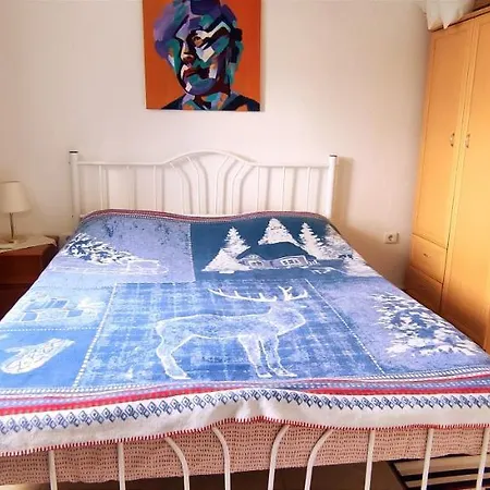 Central, Cozy, Spacy, Wide Terrace, Garden, 2br, Free Parking, Fast Wi-fi, 4ppl Apartman