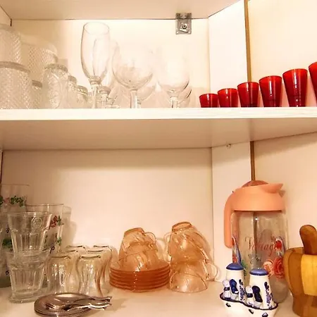 Apartman Central, Cozy, Spacy, Wide Terrace, Garden, 2br, Free Parking, Fast Wi-fi, 4ppl
