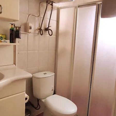 Central, Cozy, Spacy, Wide Terrace, Garden, 2br, Free Parking, Fast Wi-fi, 4ppl * Bodrum