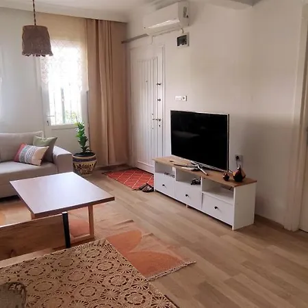 Apartman Central, Cozy, Spacy, Wide Terrace, Garden, 2br, Free Parking, Fast Wi-fi, 4ppl *
