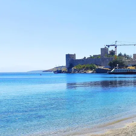 Central, Cozy, Spacy, Wide Terrace, Garden, 2br, Free Parking, Fast Wi-fi, 4ppl Apartman Bodrum